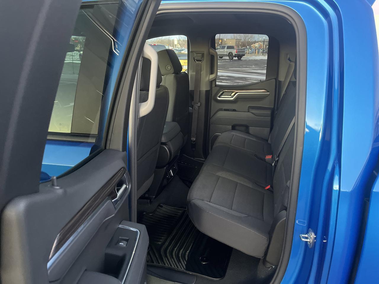 2026 Chevrolet Silverado 1500 LT Double Cab 4WD w/20s All-TerrainTires HtdSeats HtdSteeringWheel RemoteStart Saukville WI