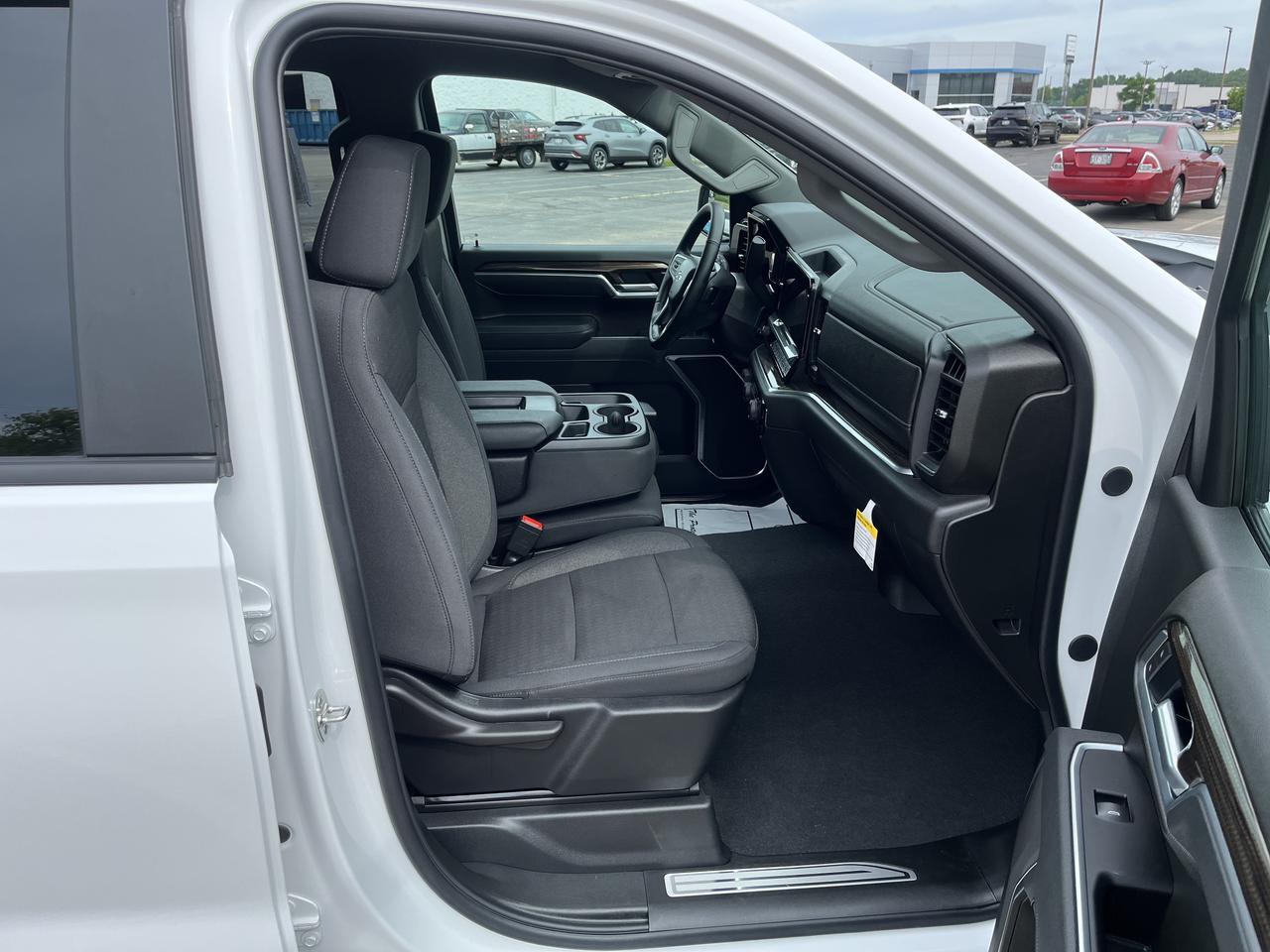2026 Chevrolet Silverado 1500 RST Crew Cab 4WD RST-SelectPkg w/Spray-OnBedliner 4-InchBlackAssistSteps 20s AllTerrainTires Saukville WI