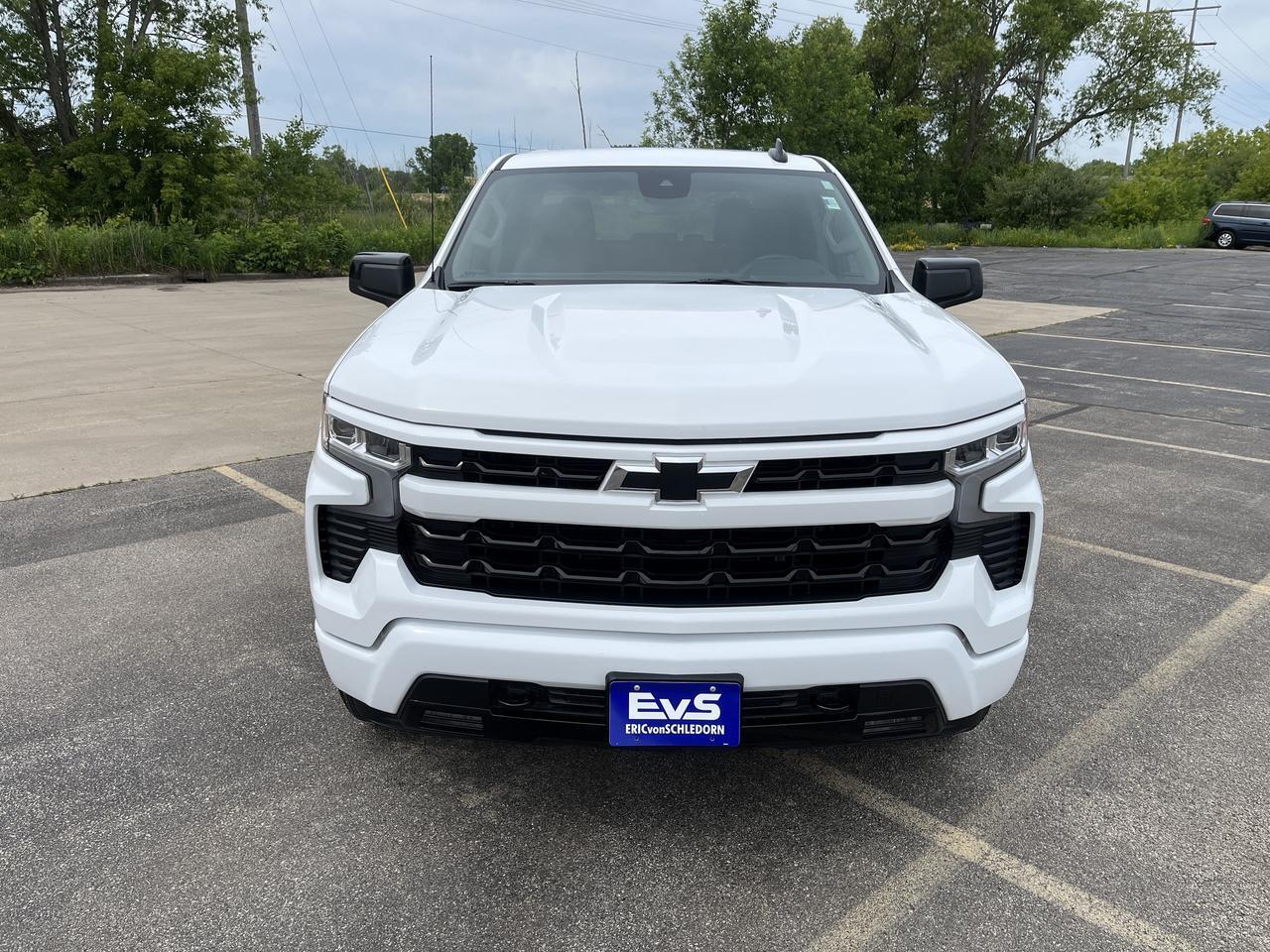 2026 Chevrolet Silverado 1500 RST Crew Cab 4WD RST-SelectPkg w/Spray-OnBedliner 4-InchBlackAssistSteps 20s AllTerrainTires