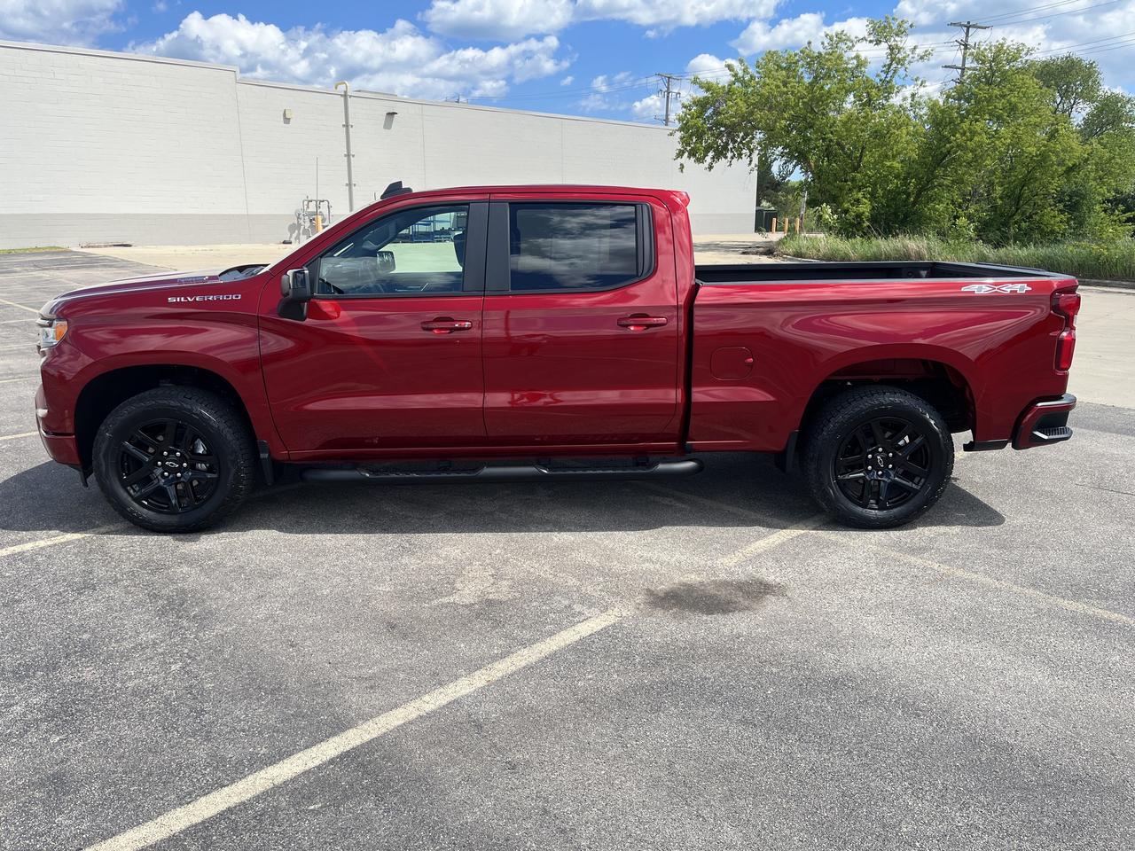 2026 Chevrolet Silverado 1500 RST Crew Cab 4WD RST-SelectPkg w/Spray-OnBedliner 4-InchBlackAssistSteps 20s AllTerrainTires