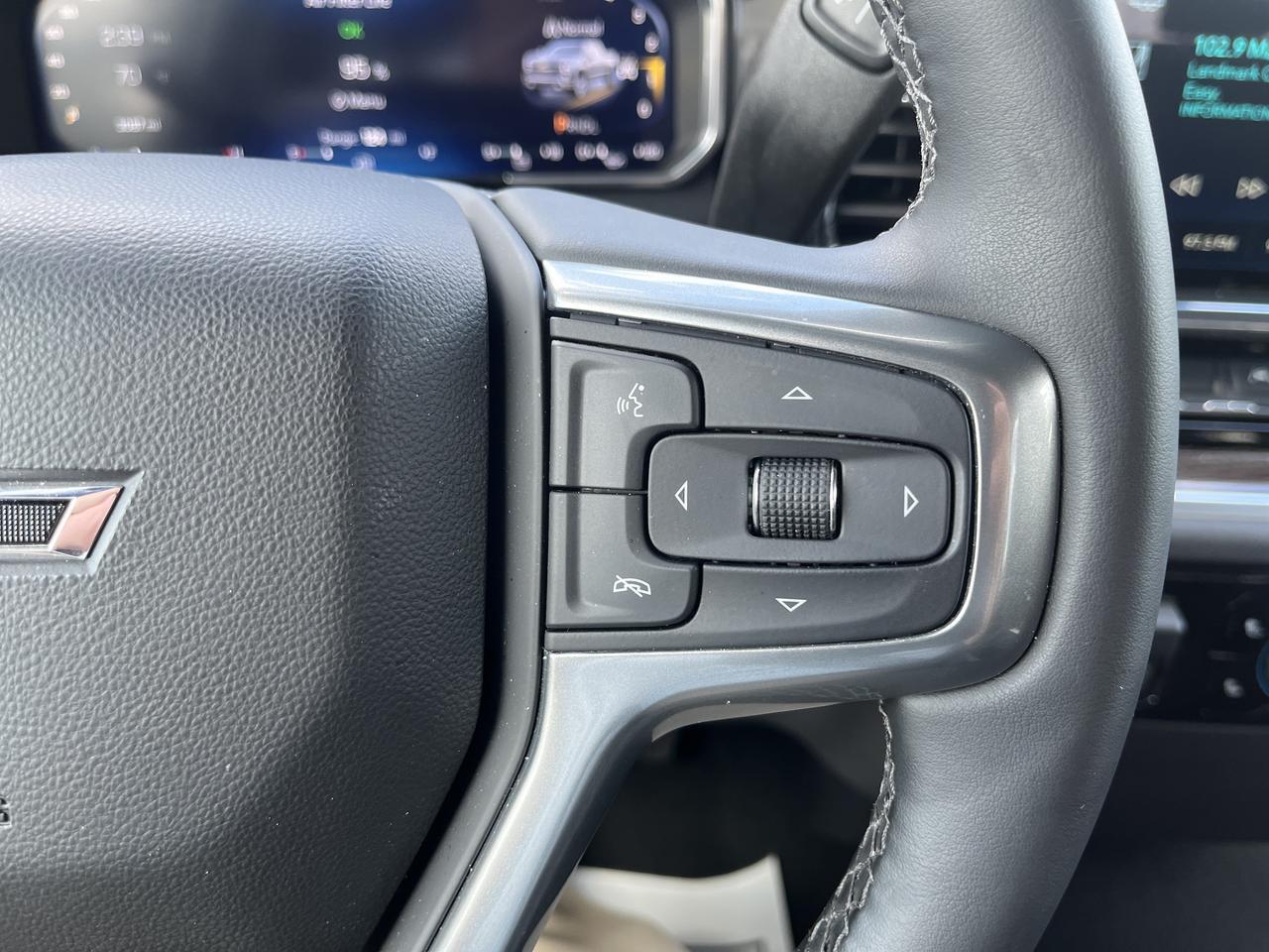 2026 Chevrolet Silverado 1500 RST Crew Cab 4WD RST-SelectPkg w/Spray-OnBedliner 4-InchBlackAssistSteps 20s AllTerrainTires Saukville WI