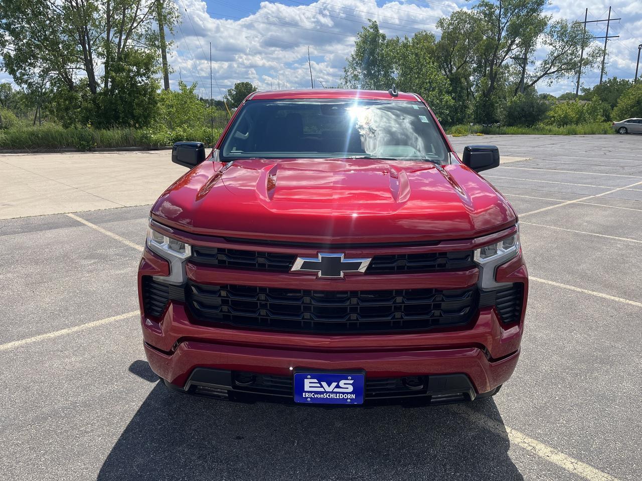 2026 Chevrolet Silverado 1500 RST Crew Cab 4WD RST-SelectPkg w/Spray-OnBedliner 4-InchBlackAssistSteps 20s AllTerrainTires