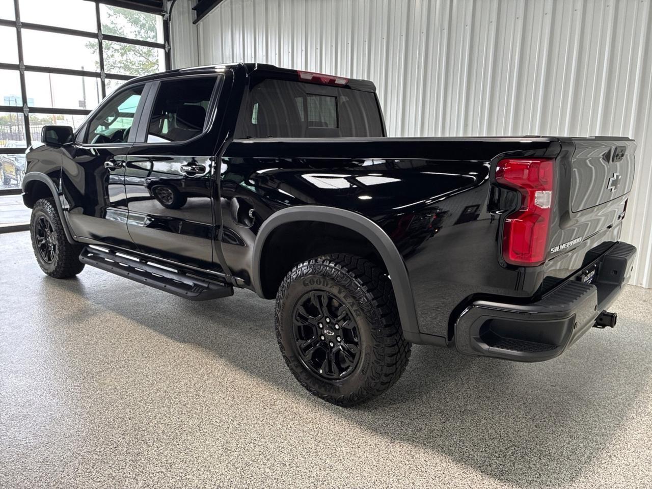 2026 Chevrolet Silverado 1500 ZR2, 6.2L, Active Exhaust, Sunroof