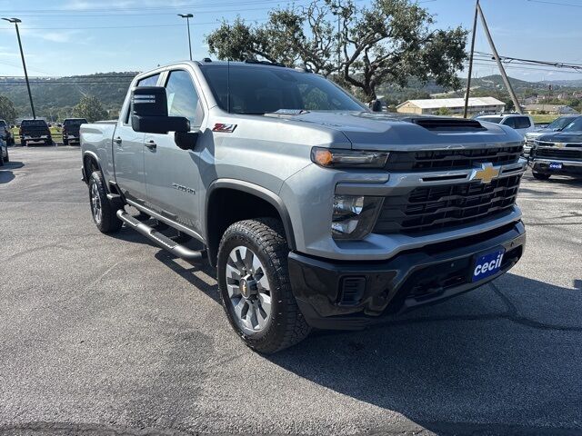 2026 Chevrolet Silverado 2500HD Custom