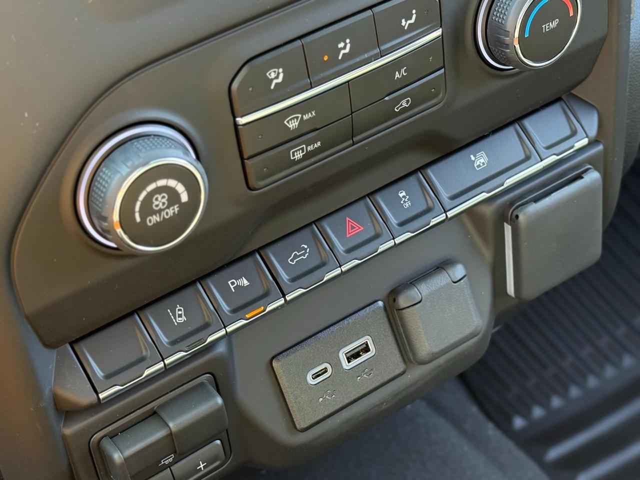 2026 Chevrolet Silverado 2500HD Custom Crestwood KY