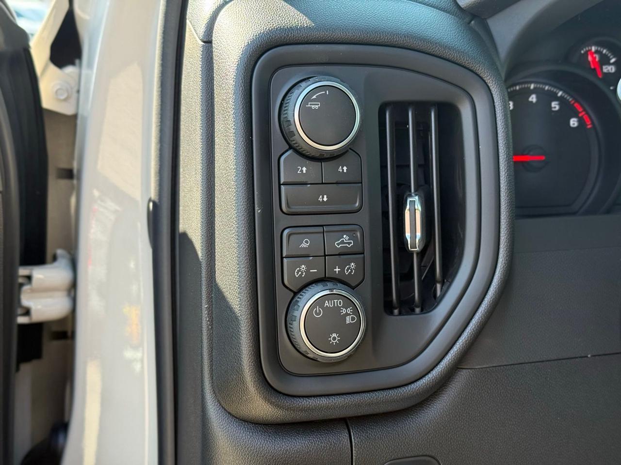 2026 Chevrolet Silverado 2500HD Custom Crestwood KY
