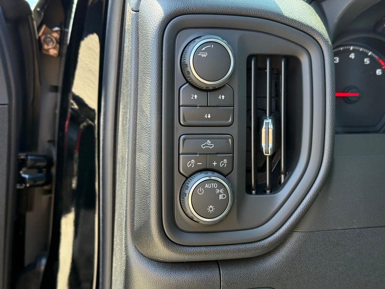 2026 Chevrolet Silverado 2500HD Custom Crestwood KY