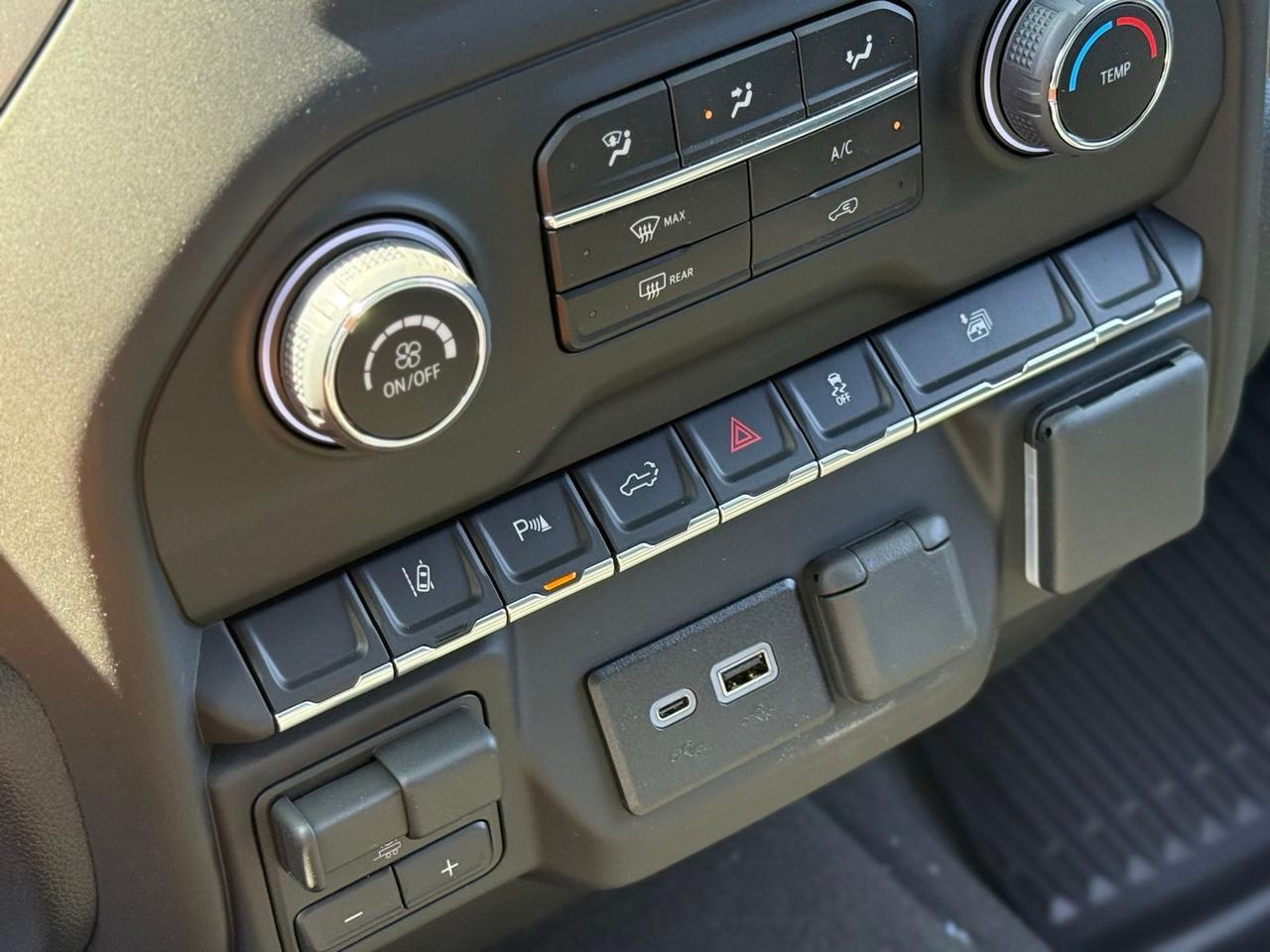 2026 Chevrolet Silverado 2500HD Custom Crestwood KY