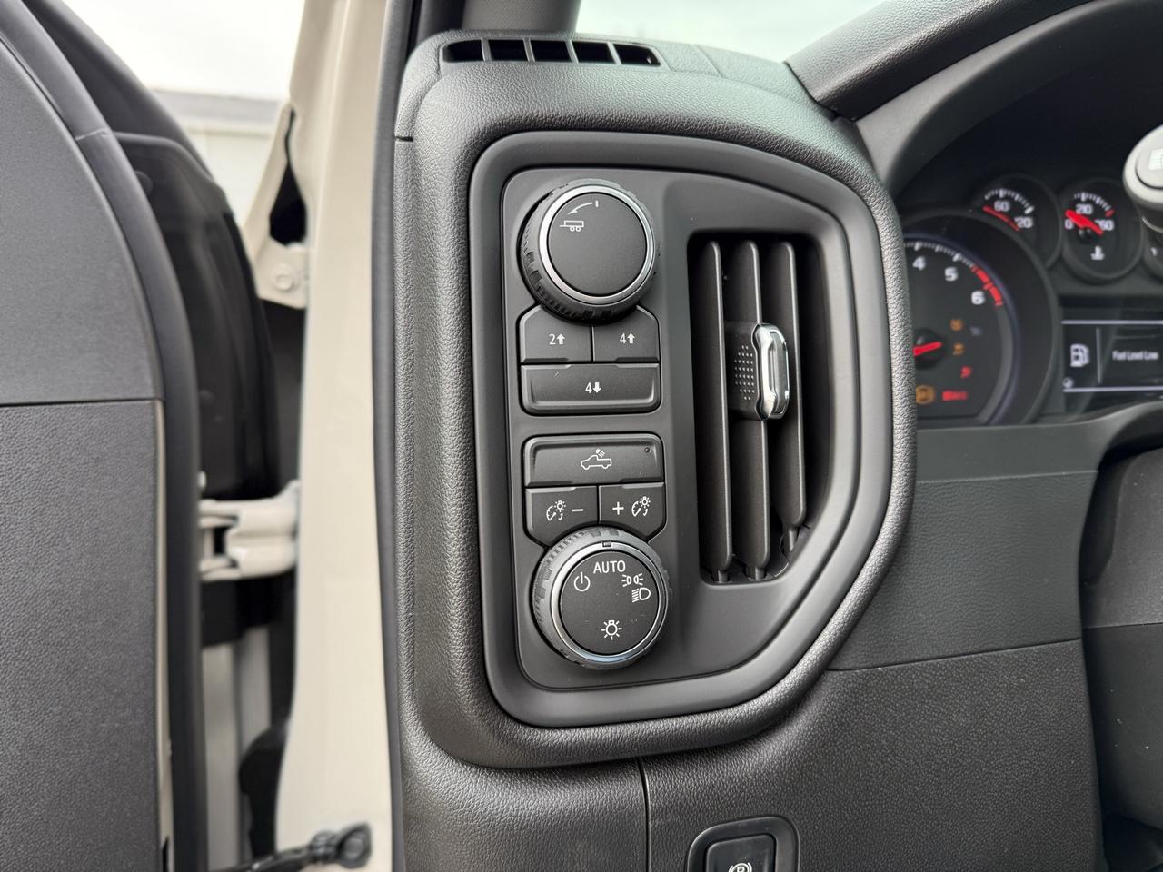 2026 Chevrolet Silverado 2500HD Custom Crestwood KY