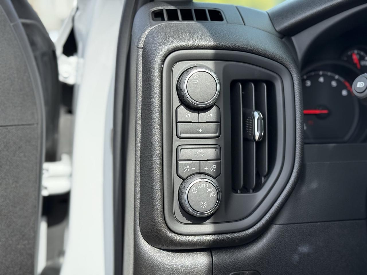 2026 Chevrolet Silverado 2500HD Custom Crestwood KY