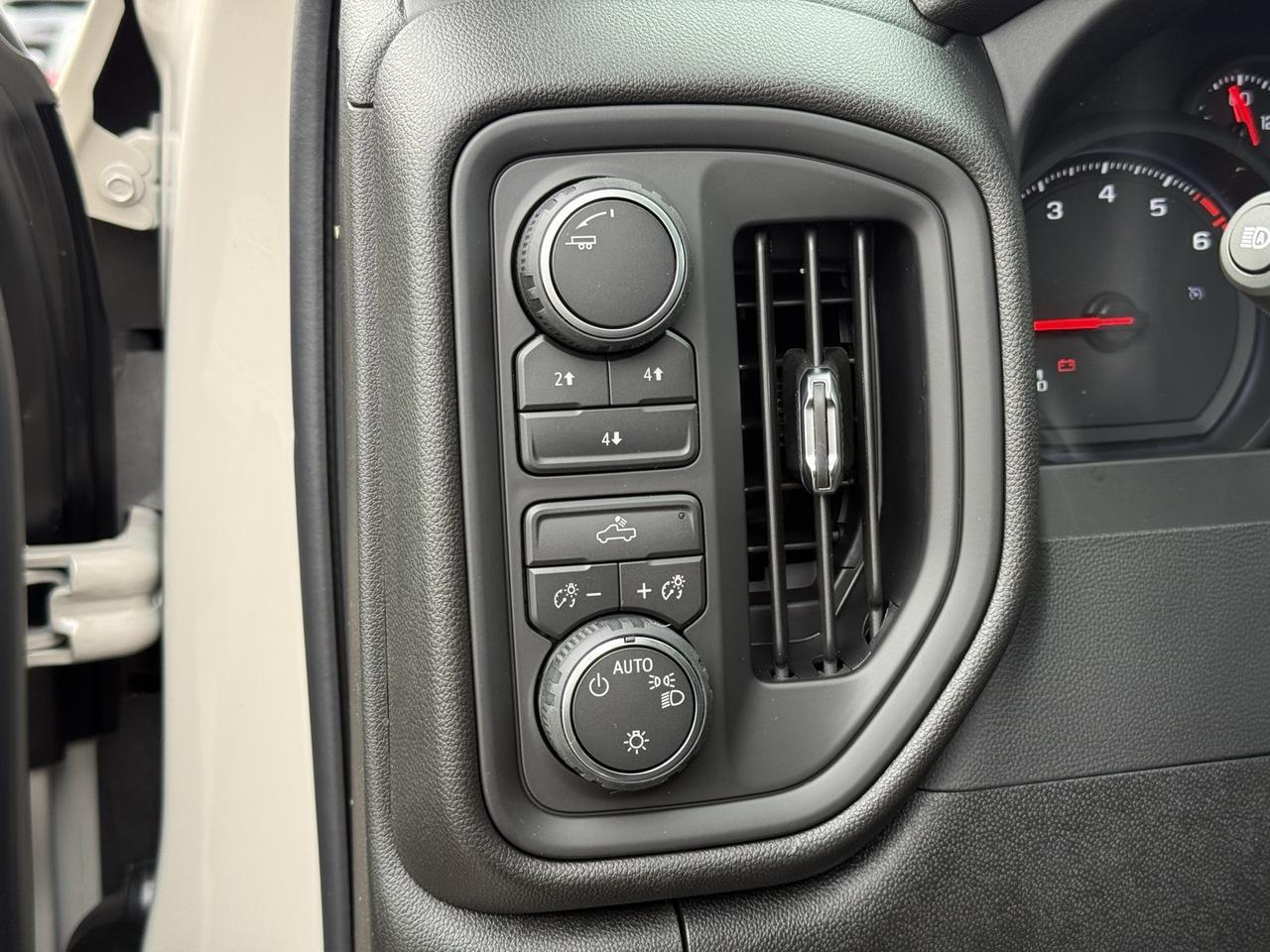 2026 Chevrolet Silverado 2500HD Custom Crestwood KY