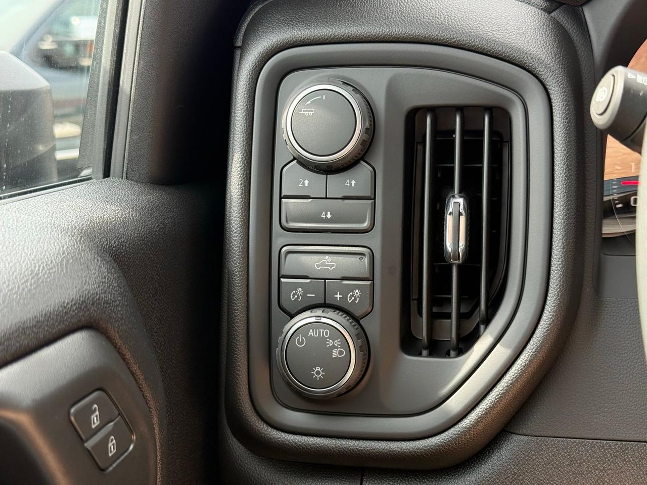 2026 Chevrolet Silverado 2500HD Custom Crestwood KY