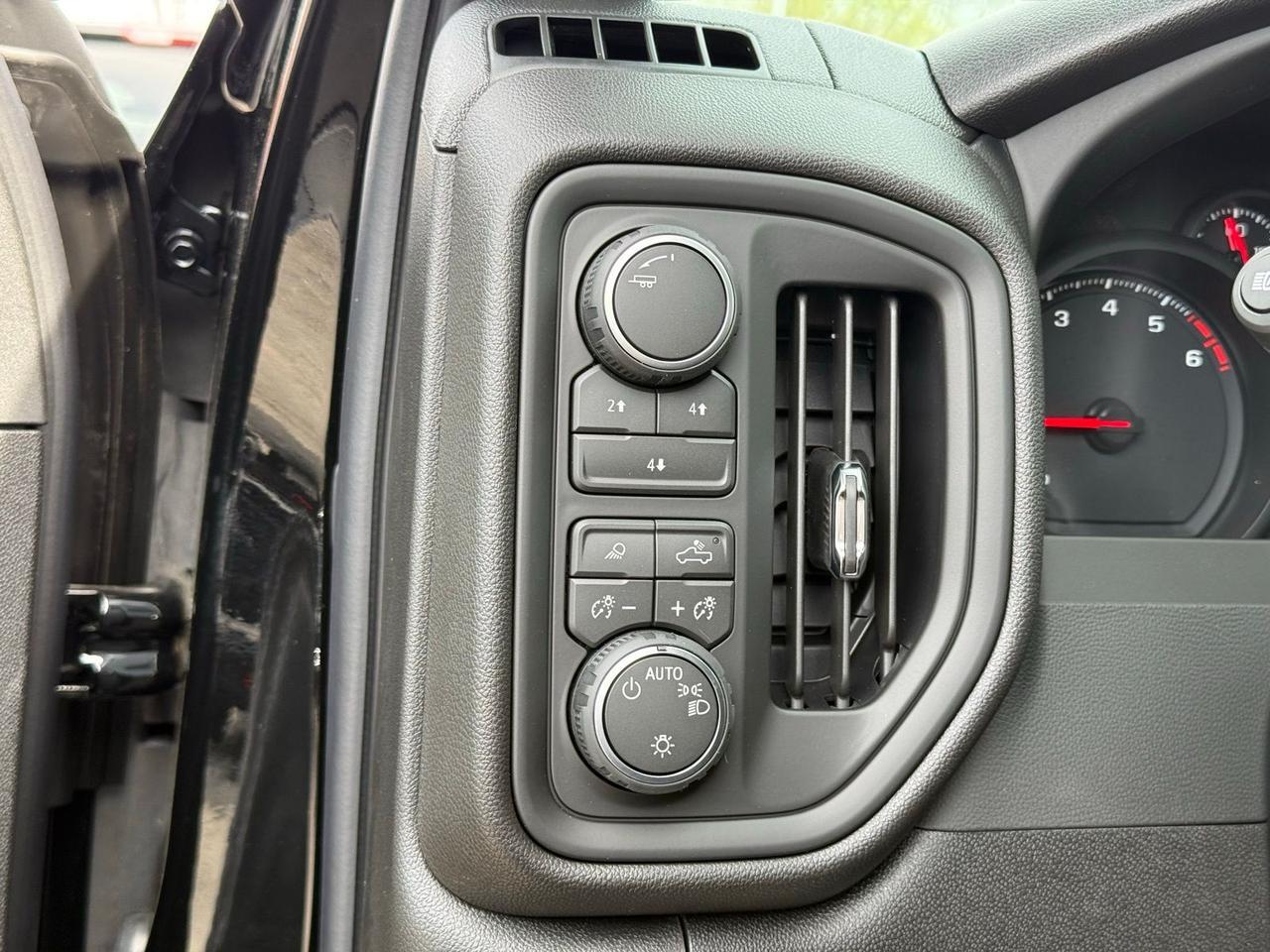 2026 Chevrolet Silverado 2500HD Custom Crestwood KY