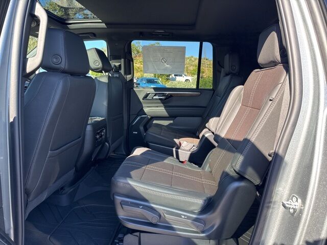 2026 Chevrolet Suburban High Country  TX 2026 Chevrolet Suburban High Country  TX