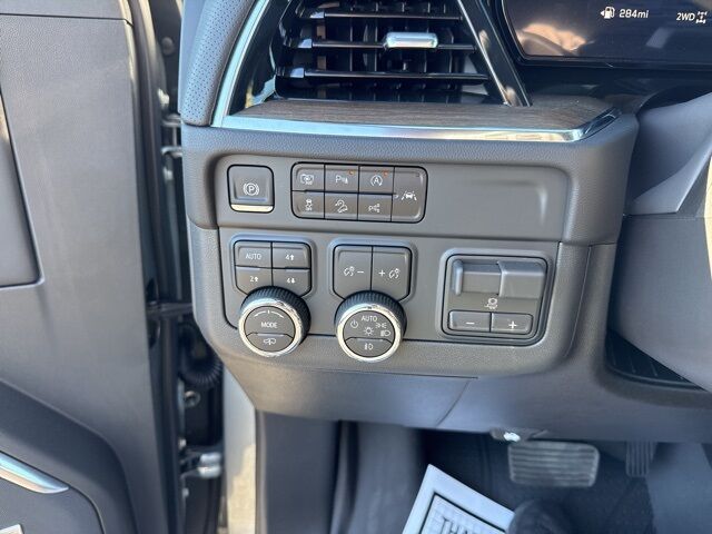 2026 Chevrolet Suburban High Country  TX 2026 Chevrolet Suburban High Country  TX