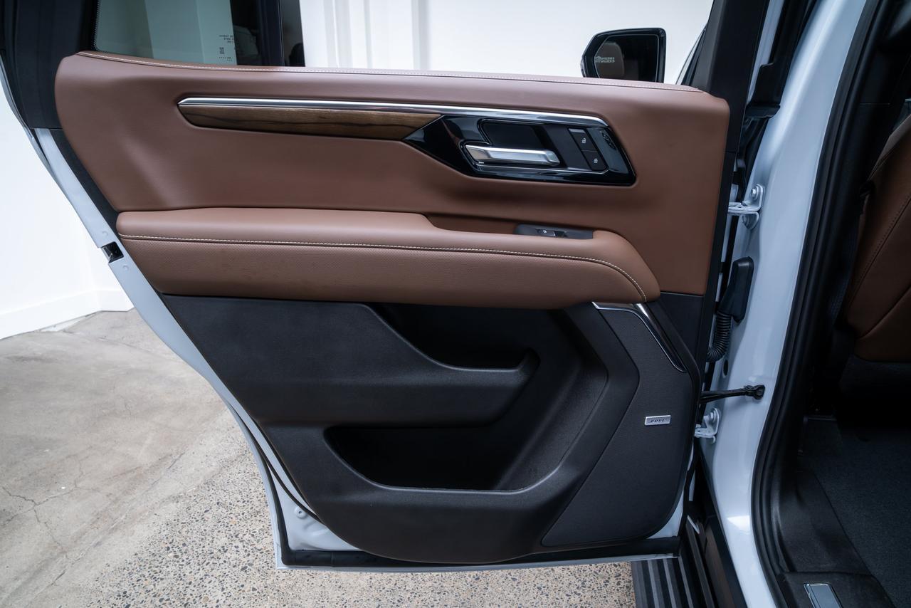 2026 Chevrolet Tahoe High Country Air Ride Suspension / Rear Seat Media System Portland OR