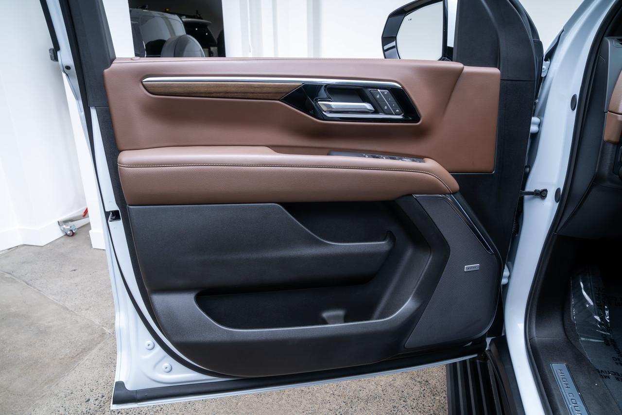2026 Chevrolet Tahoe High Country Air Ride Suspension / Rear Seat Media System Portland OR