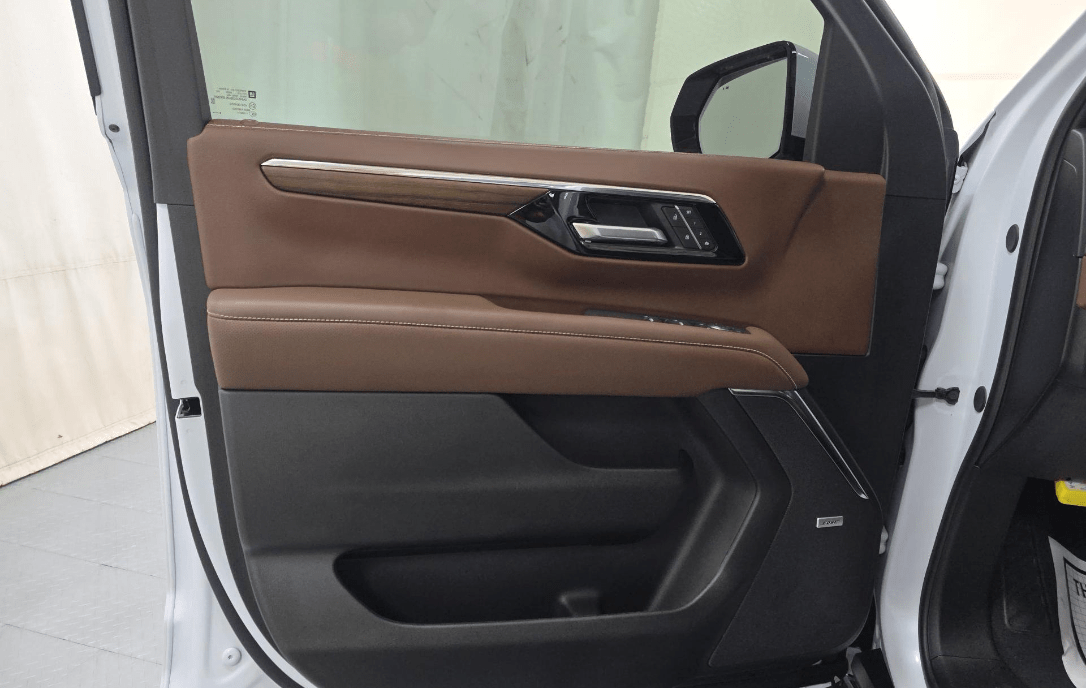 2026 Chevrolet Tahoe High Country Air Ride Suspension / Rear Seat Media System Portland OR