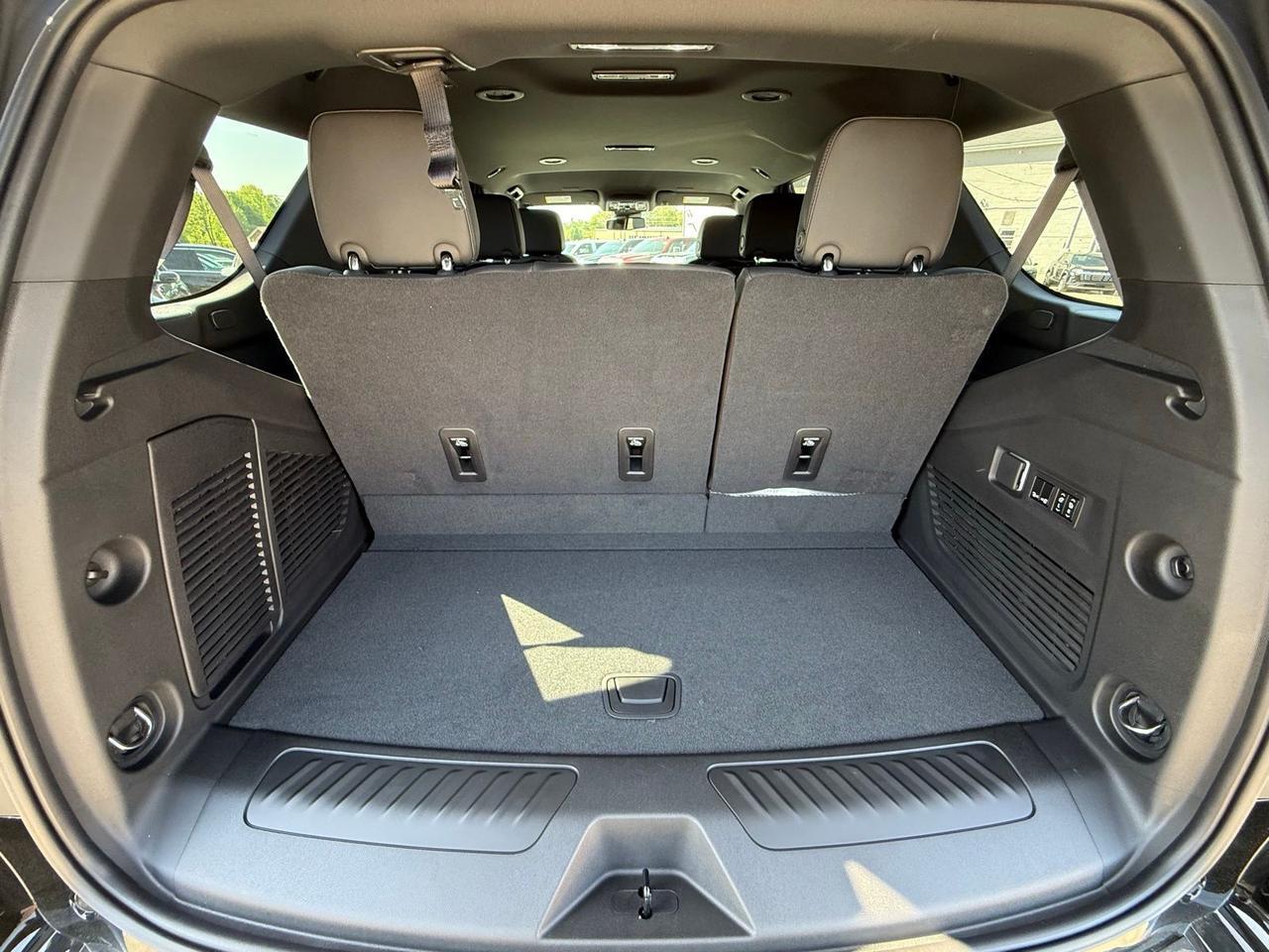 2026 Chevrolet Tahoe LT Crestwood KY