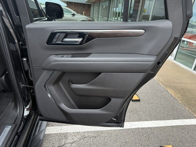 2026 Chevrolet Tahoe Midnight 4x4 LT Collinsville OK