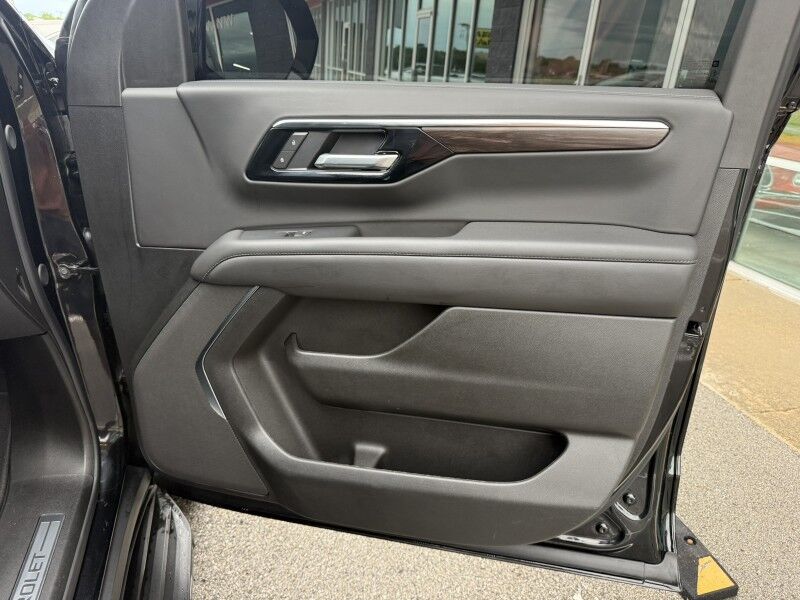 2026 Chevrolet Tahoe Midnight 4x4 LT Collinsville OK