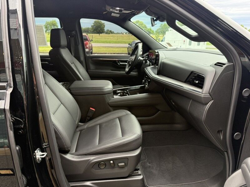2026 Chevrolet Tahoe Midnight 4x4 LT Collinsville OK