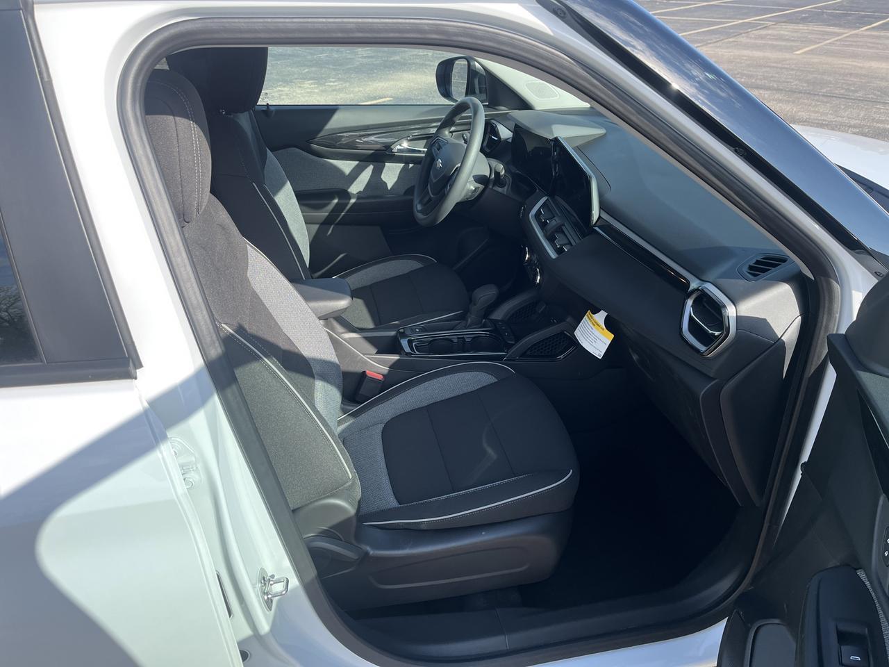 2026 Chevrolet Trailblazer LS FWD ConveniencePkg w/RemoteStart RearTintedGlass Saukville WI