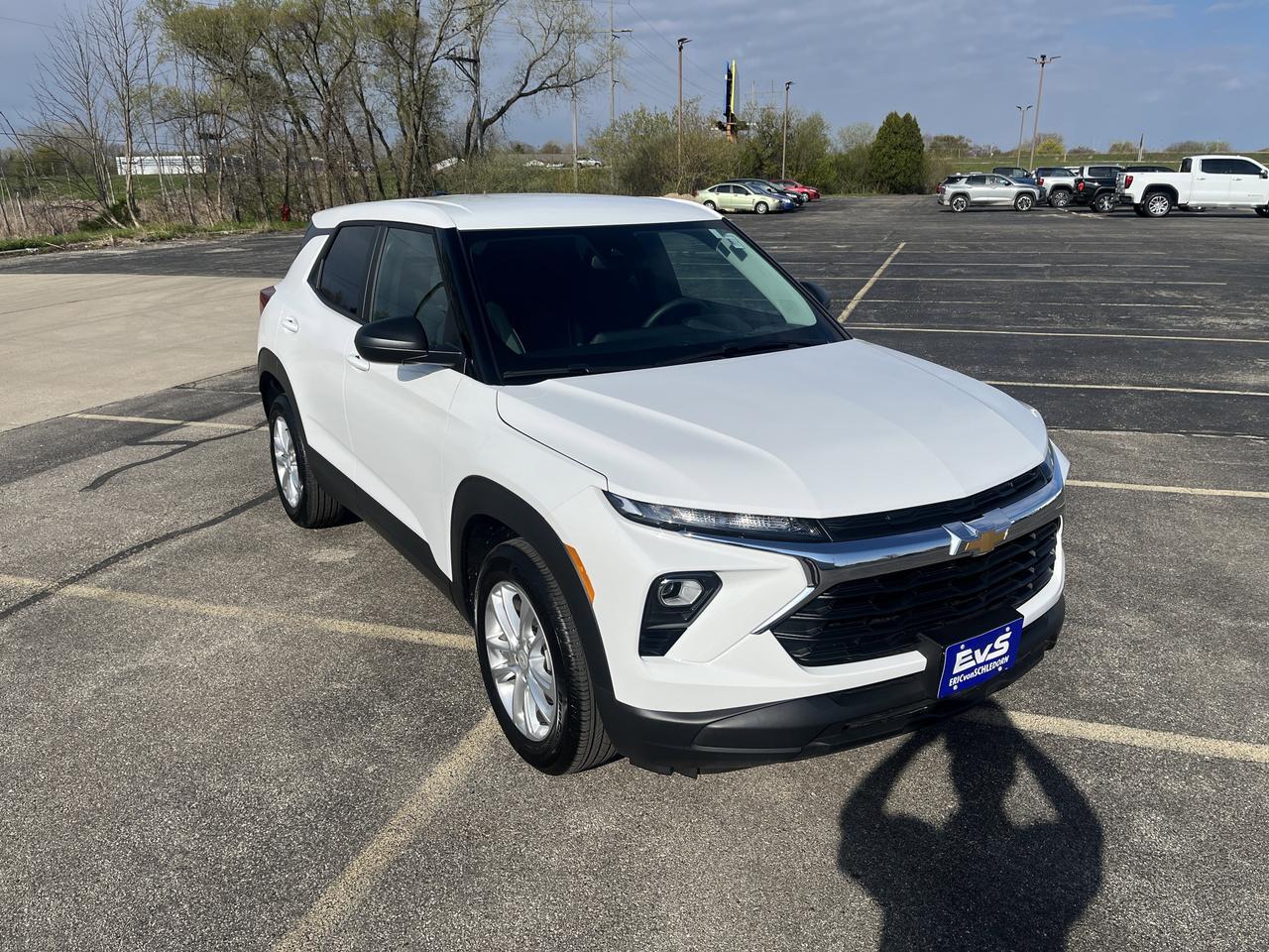 2026 Chevrolet Trailblazer LS FWD ConveniencePkg w/RemoteStart RearTintedGlass Saukville WI