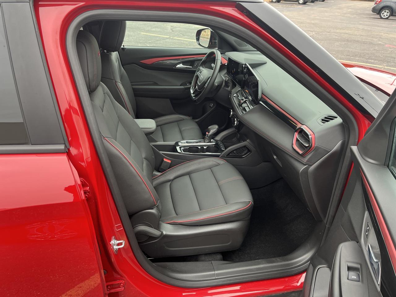 2026 Chevrolet Trailblazer RS AWD Convenience DrvrConf Winter/SummerMatPkgs w/Sunroof Hands-FreePwrLftgt HtdSeats HtdStrngWhl Saukville WI