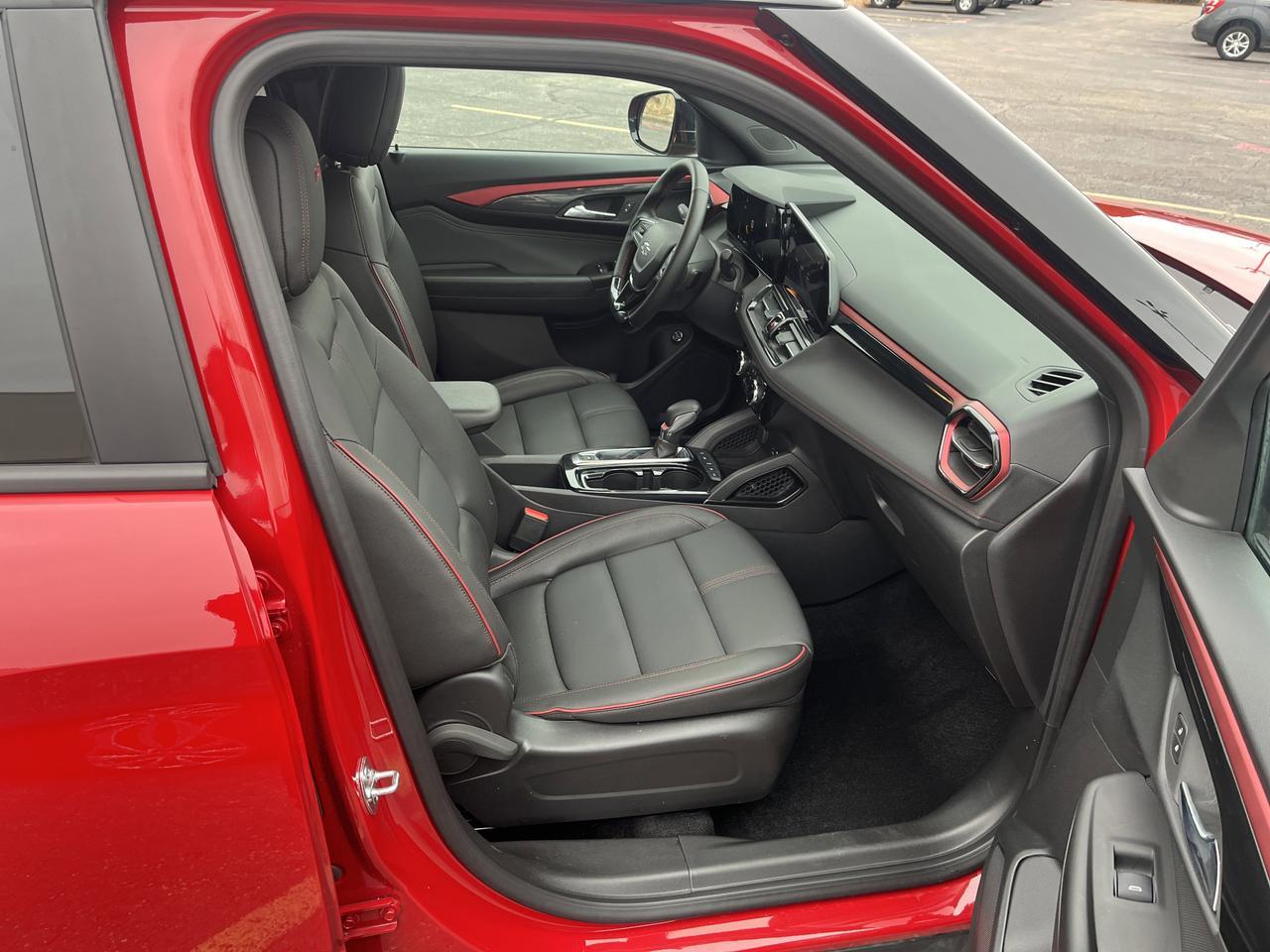 2026 Chevrolet Trailblazer RS AWD Convenience DrvrConf Winter/SummerMatPkgs w/Sunroof Hands-FreePwrLftgt HtdSeats HtdStrngWhl Saukville WI