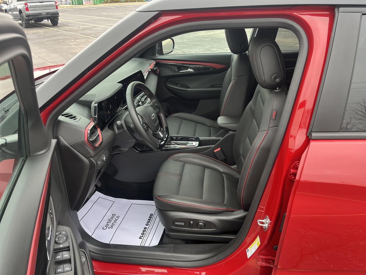 2026 Chevrolet Trailblazer RS AWD Convenience DrvrConf Winter/SummerMatPkgs w/Sunroof Hands-FreePwrLftgt HtdSeats HtdStrngWhl Saukville WI