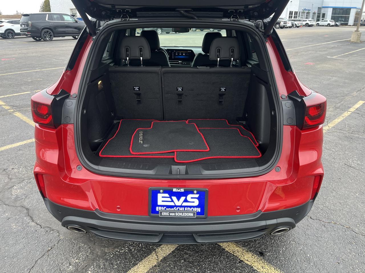 2026 Chevrolet Trailblazer RS AWD Convenience DrvrConf Winter/SummerMatPkgs w/Sunroof Hands-FreePwrLftgt HtdSeats HtdStrngWhl Saukville WI