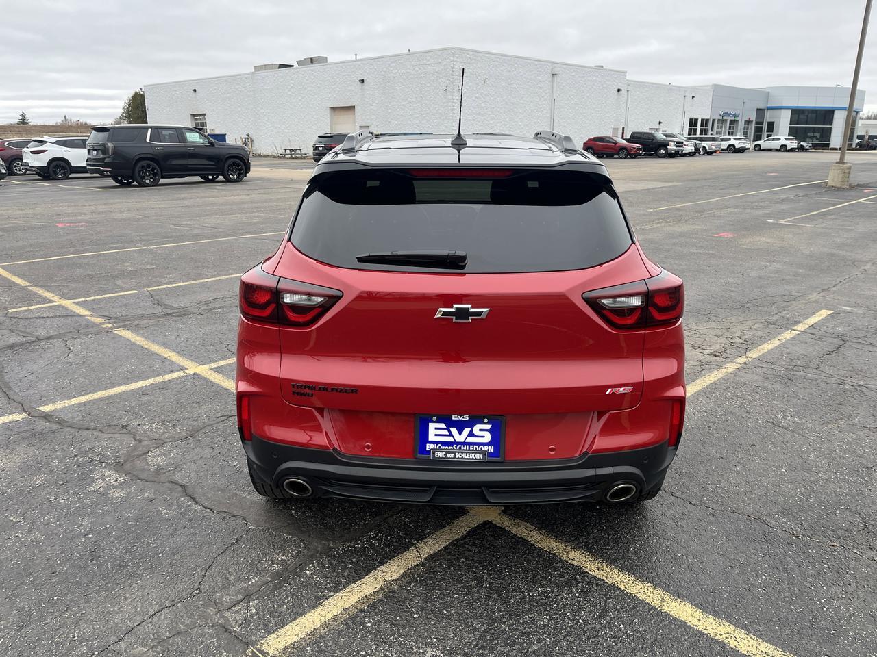 2026 Chevrolet Trailblazer RS AWD Convenience DrvrConf Winter/SummerMatPkgs w/Sunroof Hands-FreePwrLftgt HtdSeats HtdStrngWhl Saukville WI