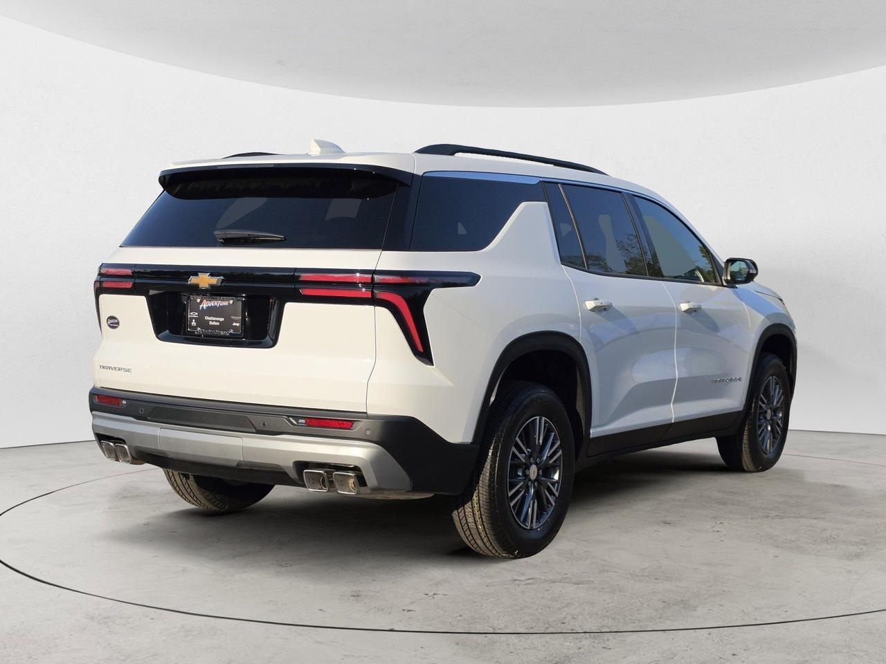 2026 Chevrolet Traverse FWD LT