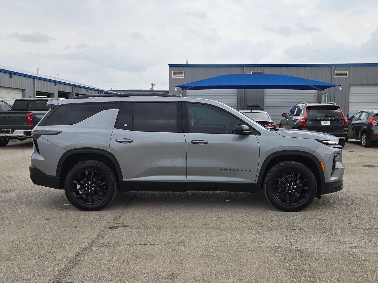 2026 Chevrolet Traverse FWD LT
