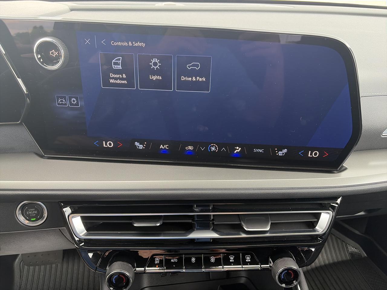 2026 Chevrolet Traverse LT AWD SportEdition w/20sGlossBlackWheels HtdEvotex AdptvCrz HtdSteeringWheel RemoteStart Saukville WI