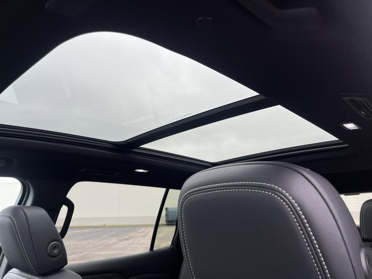 2026 Chevrolet Traverse LT AWD Sun&Wheel DrvrConfPkgs w/Sunroof 20s HtdEvotex RrCamMirror HD-SrrndVsn Saukville WI