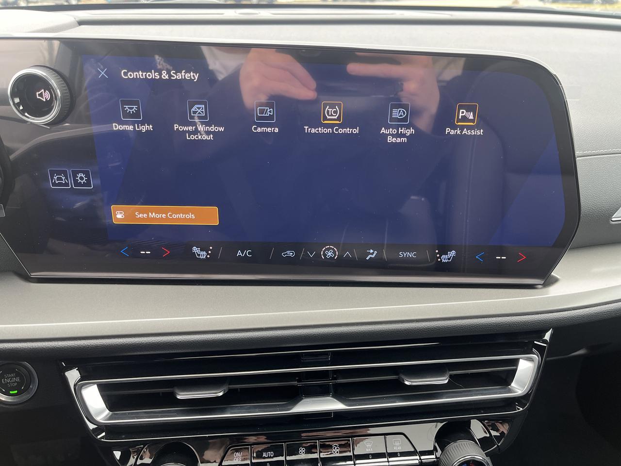 2026 Chevrolet Traverse LT AWD Sun&Wheel DrvrConfPkgs w/Sunroof 20s HtdEvotex RrCamMirror HD-SrrndVsn Saukville WI