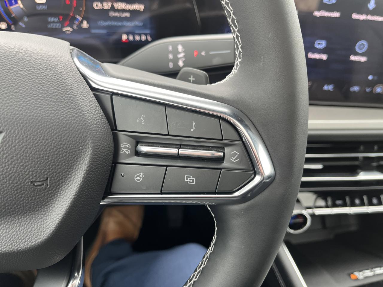 2026 Chevrolet Traverse LT AWD Sun&Wheel DrvrConfPkgs w/Sunroof 20s HtdEvotex RrCamMirror HD-SrrndVsn Saukville WI