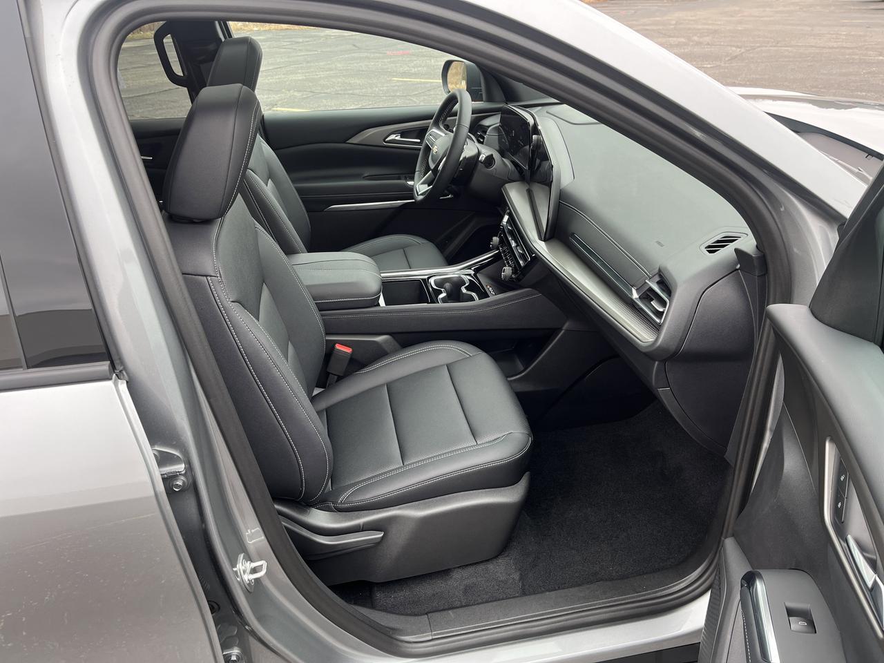 2026 Chevrolet Traverse LT AWD Sun&Wheel DrvrConfPkgs w/Sunroof 20s HtdEvotex RrCamMirror HD-SrrndVsn Saukville WI