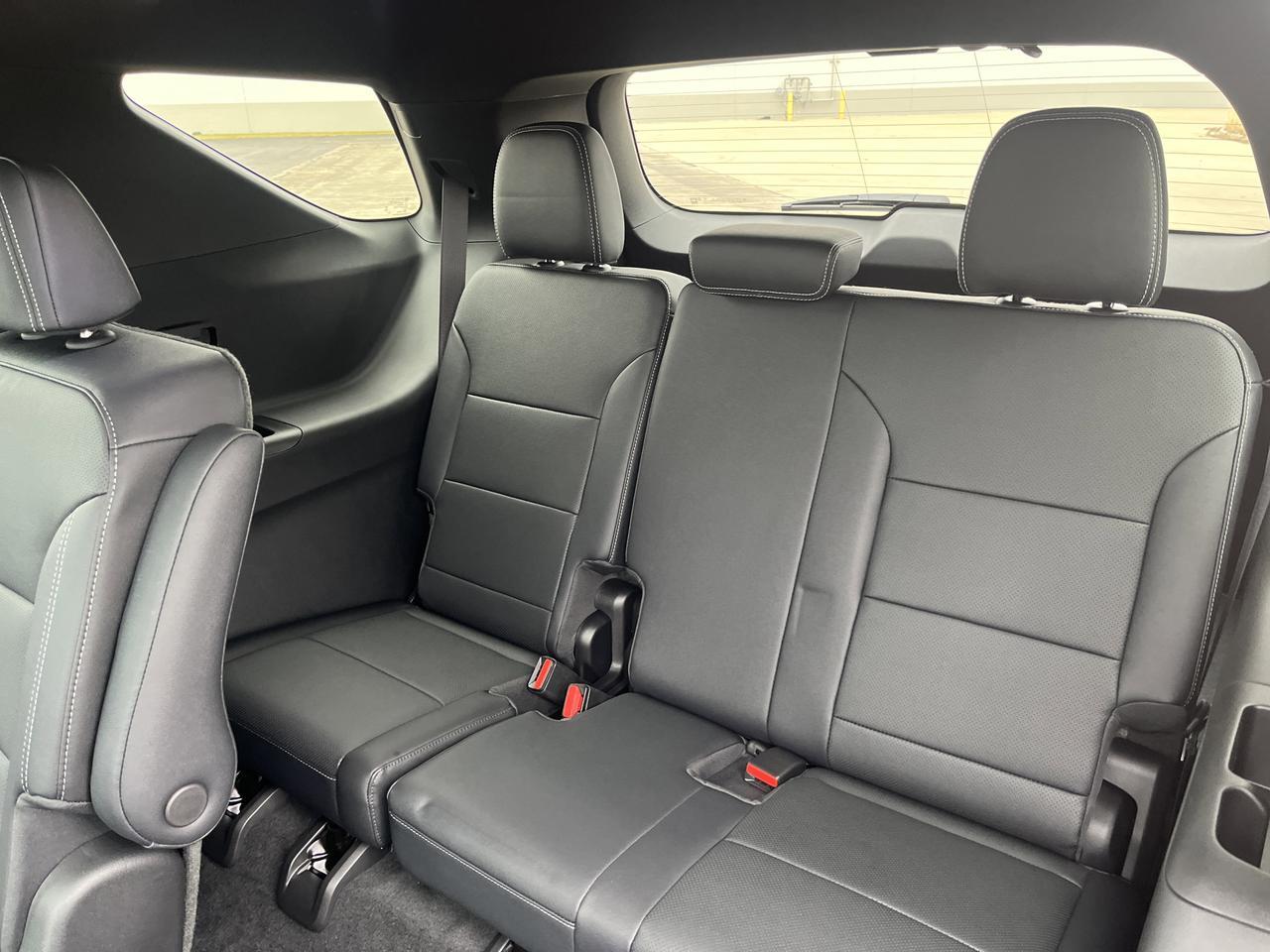 2026 Chevrolet Traverse LT AWD Sun&Wheel DrvrConfPkgs w/Sunroof 20s HtdEvotex RrCamMirror HD-SrrndVsn Saukville WI