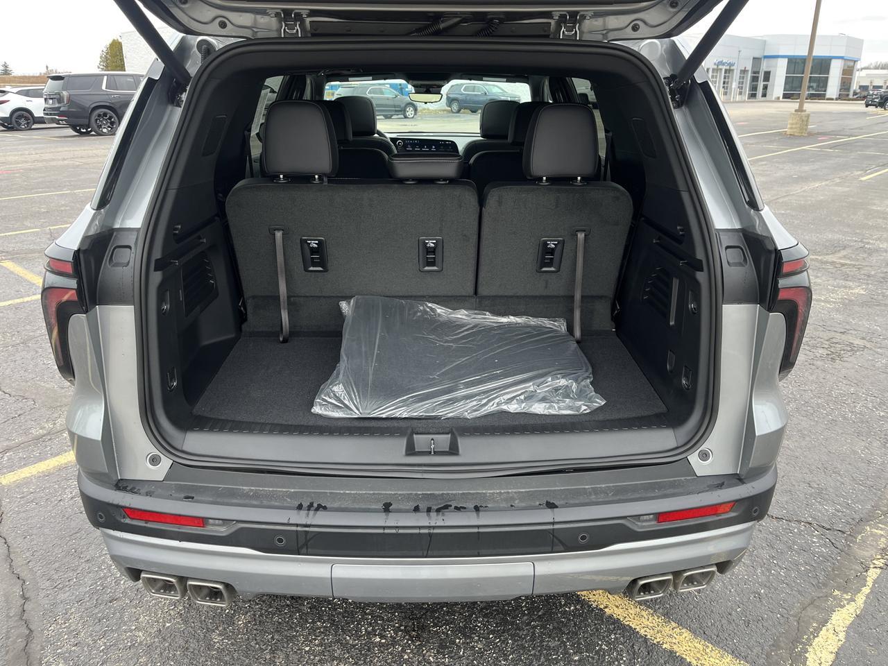 2026 Chevrolet Traverse LT AWD Sun&Wheel DrvrConfPkgs w/Sunroof 20s HtdEvotex RrCamMirror HD-SrrndVsn Saukville WI