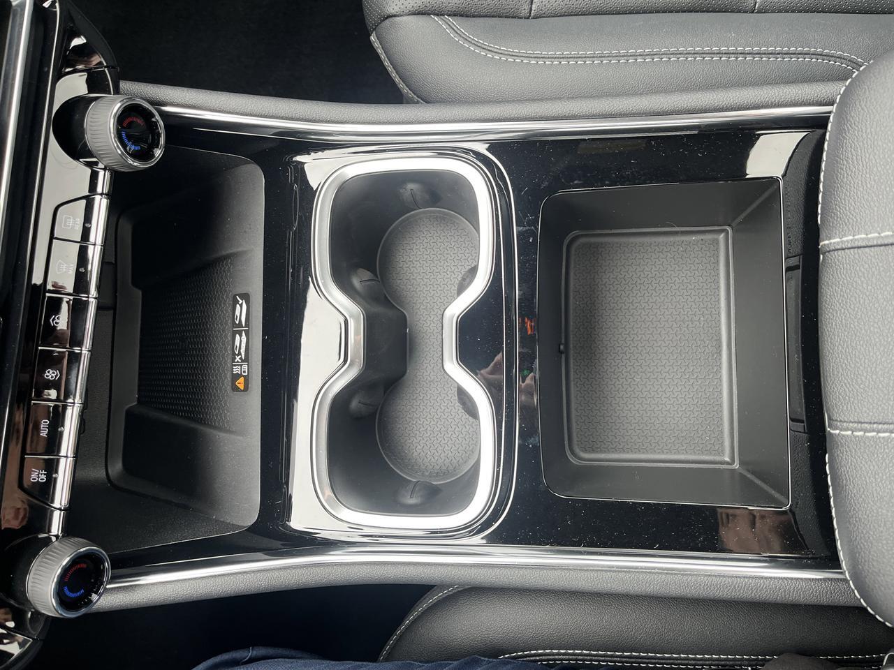 2026 Chevrolet Traverse LT AWD Sun&Wheel DrvrConfPkgs w/Sunroof 20s HtdEvotex RrCamMirror HD-SrrndVsn Saukville WI