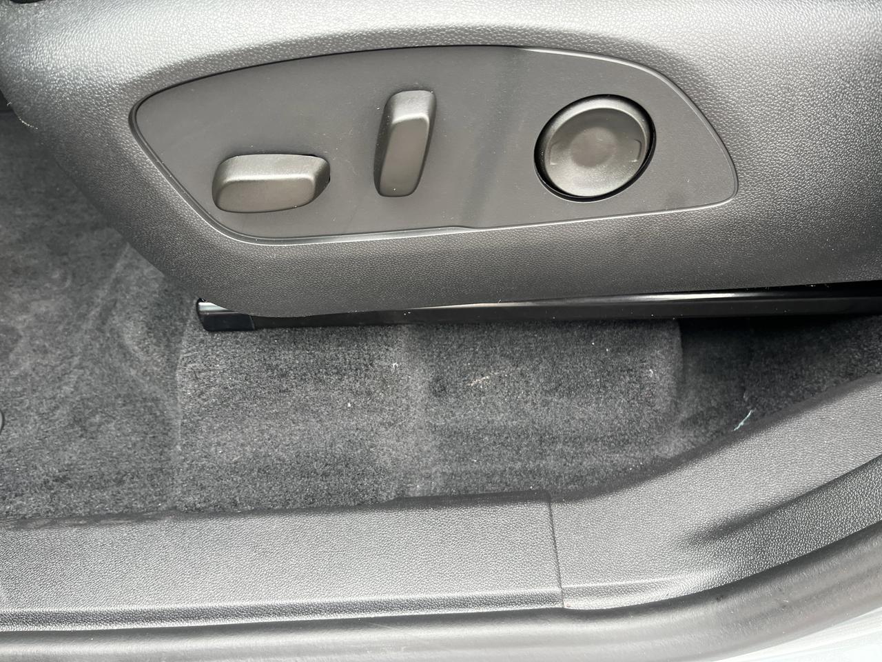 2026 Chevrolet Traverse LT AWD Sun&Wheel DrvrConfPkgs w/Sunroof 20s HtdEvotex RrCamMirror HD-SrrndVsn Saukville WI