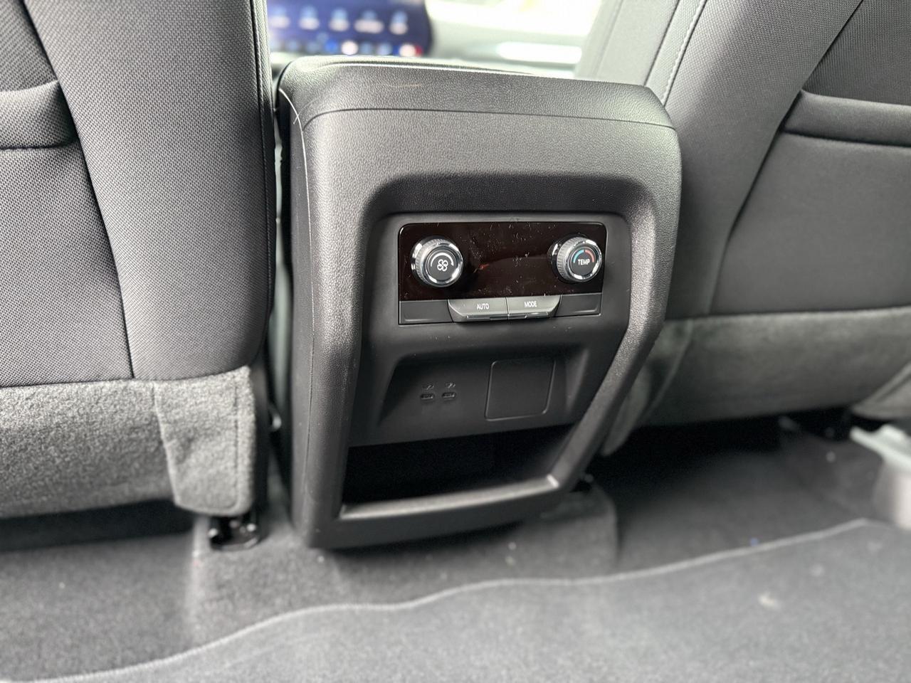 2026 Chevrolet Traverse LT Crestwood KY