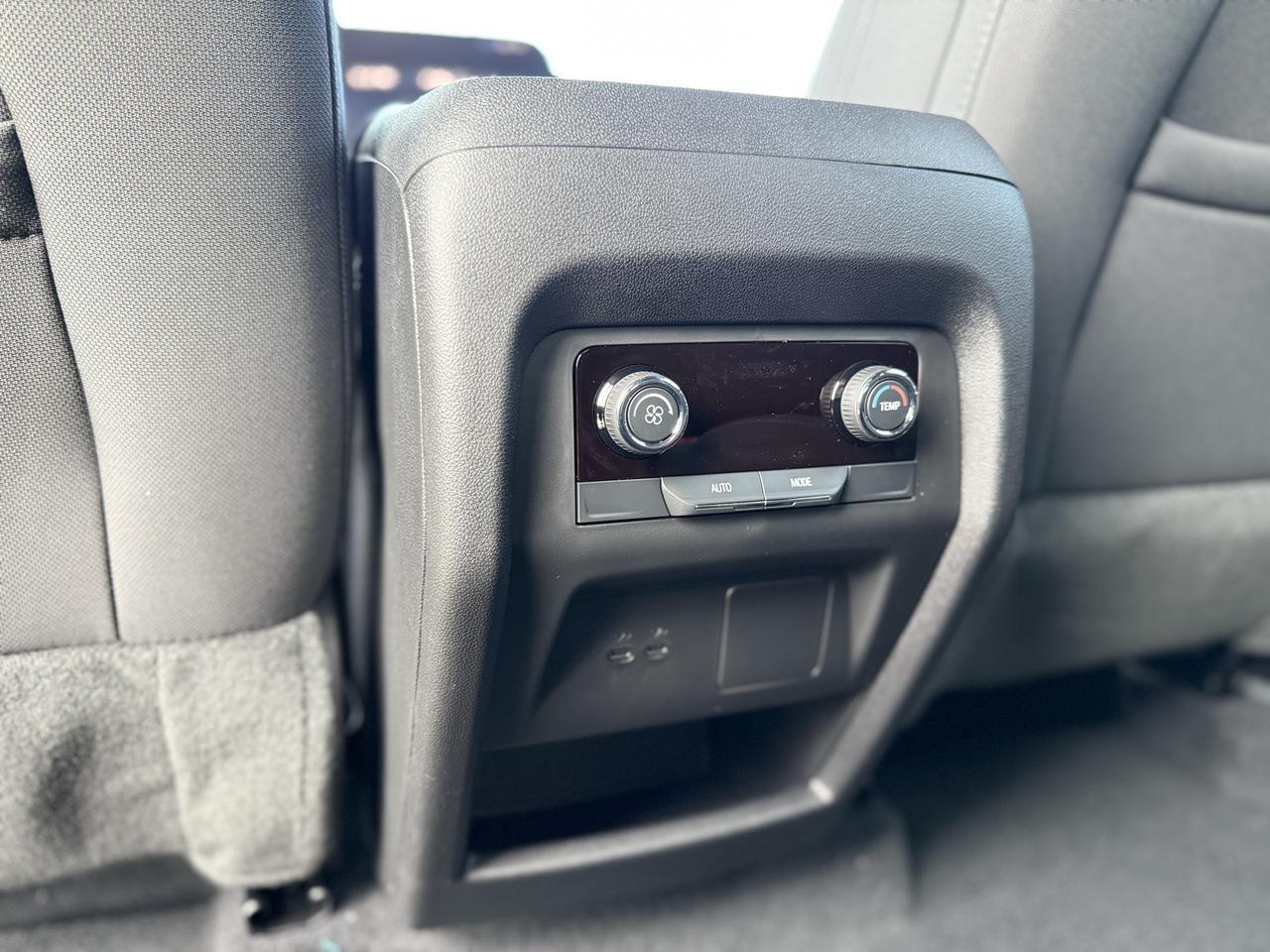 2026 Chevrolet Traverse LT Crestwood KY