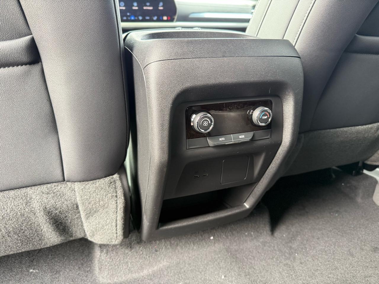 2026 Chevrolet Traverse LT Crestwood KY