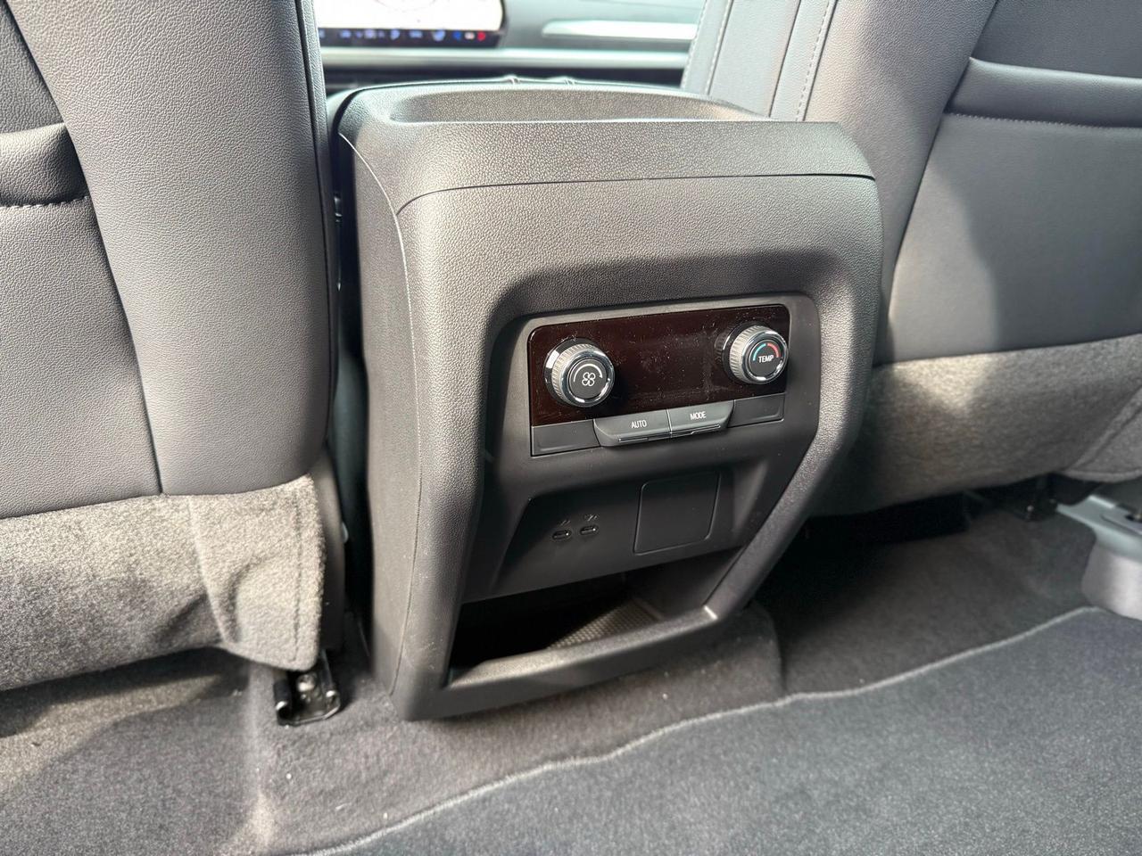 2026 Chevrolet Traverse LT Crestwood KY