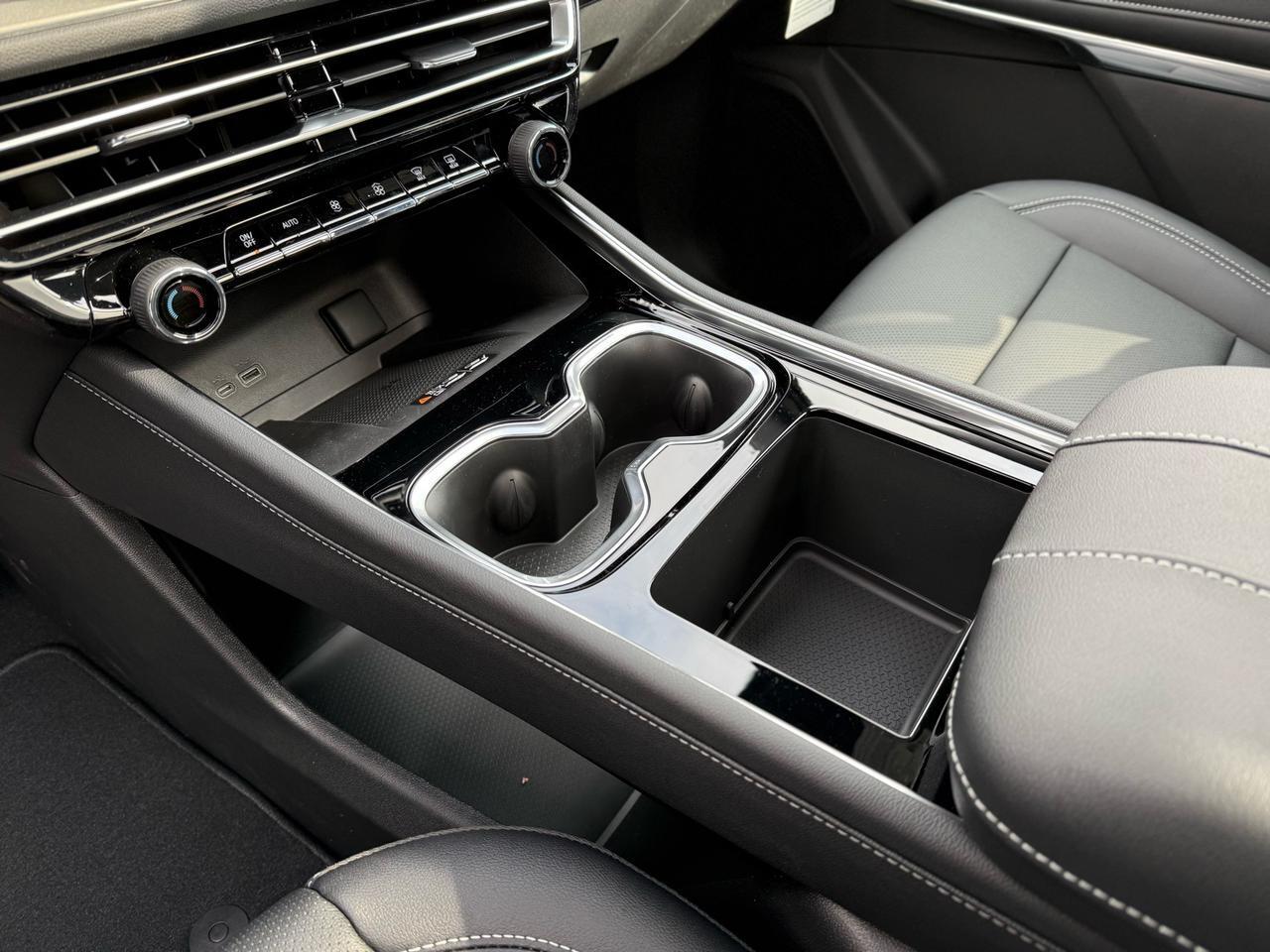 2026 Chevrolet Traverse LT Crestwood KY