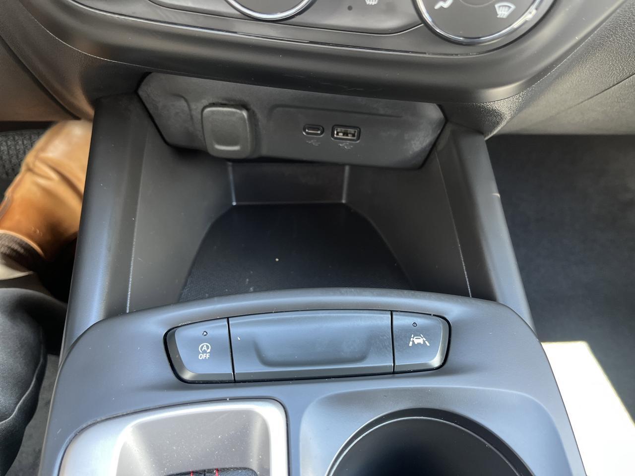 2026 Chevrolet Trax 1RS DriverConfidencePkg w/RearParkAssis LaneChangeAlert RearXTrafficAlert HtdSeats HtdSteeringWheel Saukville WI
